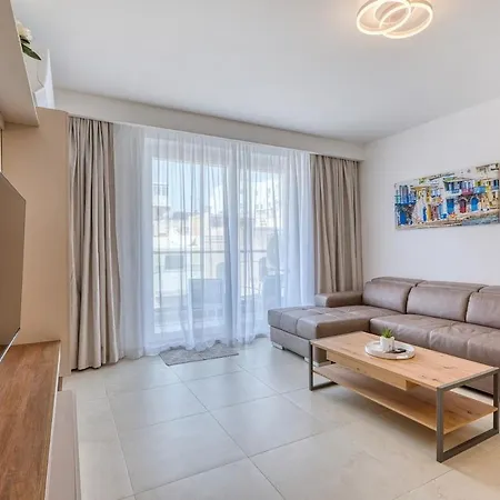 アパート Bright & Brand New 3-bedroom In Mscala By Sf Homes マルサスカーラ