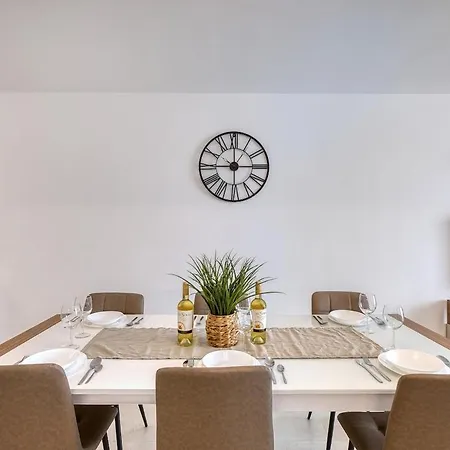 Bright & Brand New 3-bedroom In Mscala By Sf Homes マルサスカーラ